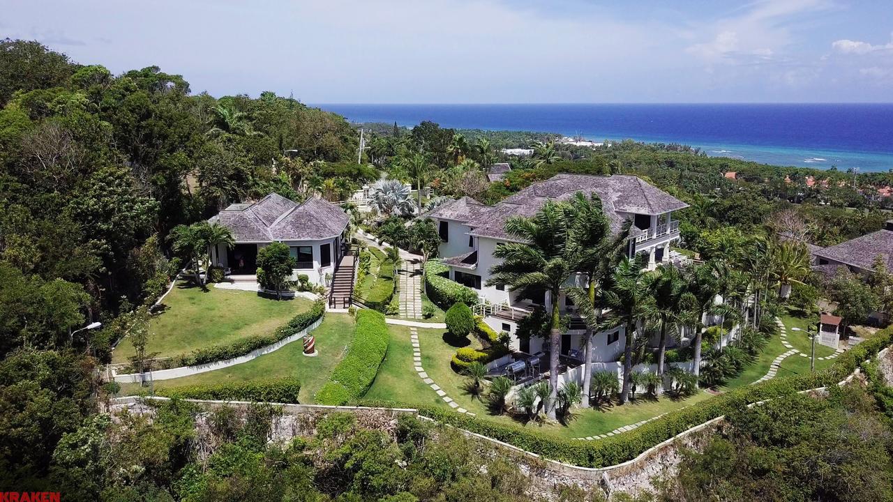 Luxury Villa Sleeps 6, Beach Access, Монтего Бей Екстериор снимка