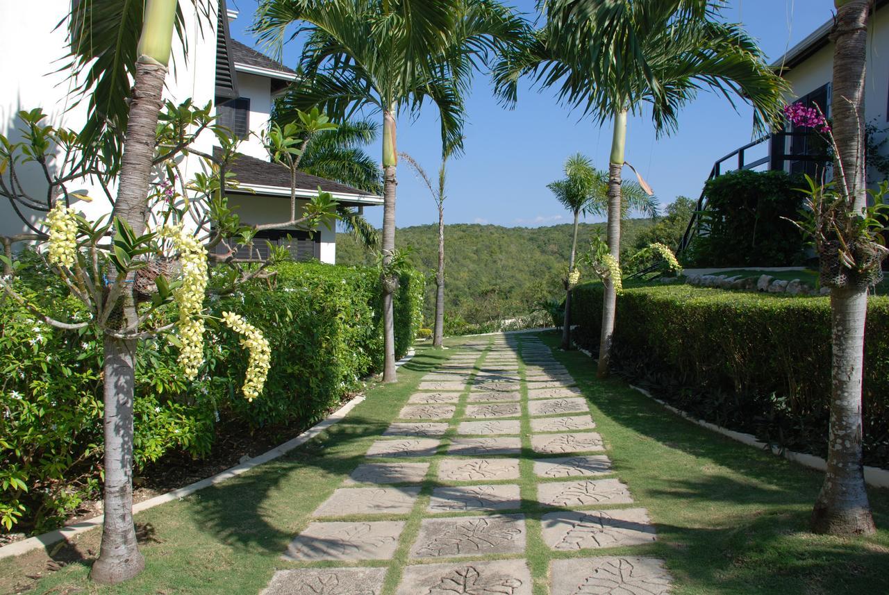 Luxury Villa Sleeps 6, Beach Access, Монтего Бей Екстериор снимка
