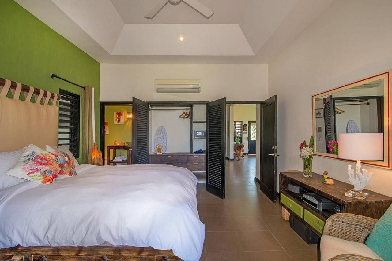 Luxury Villa Sleeps 6, Beach Access, Монтего Бей Екстериор снимка