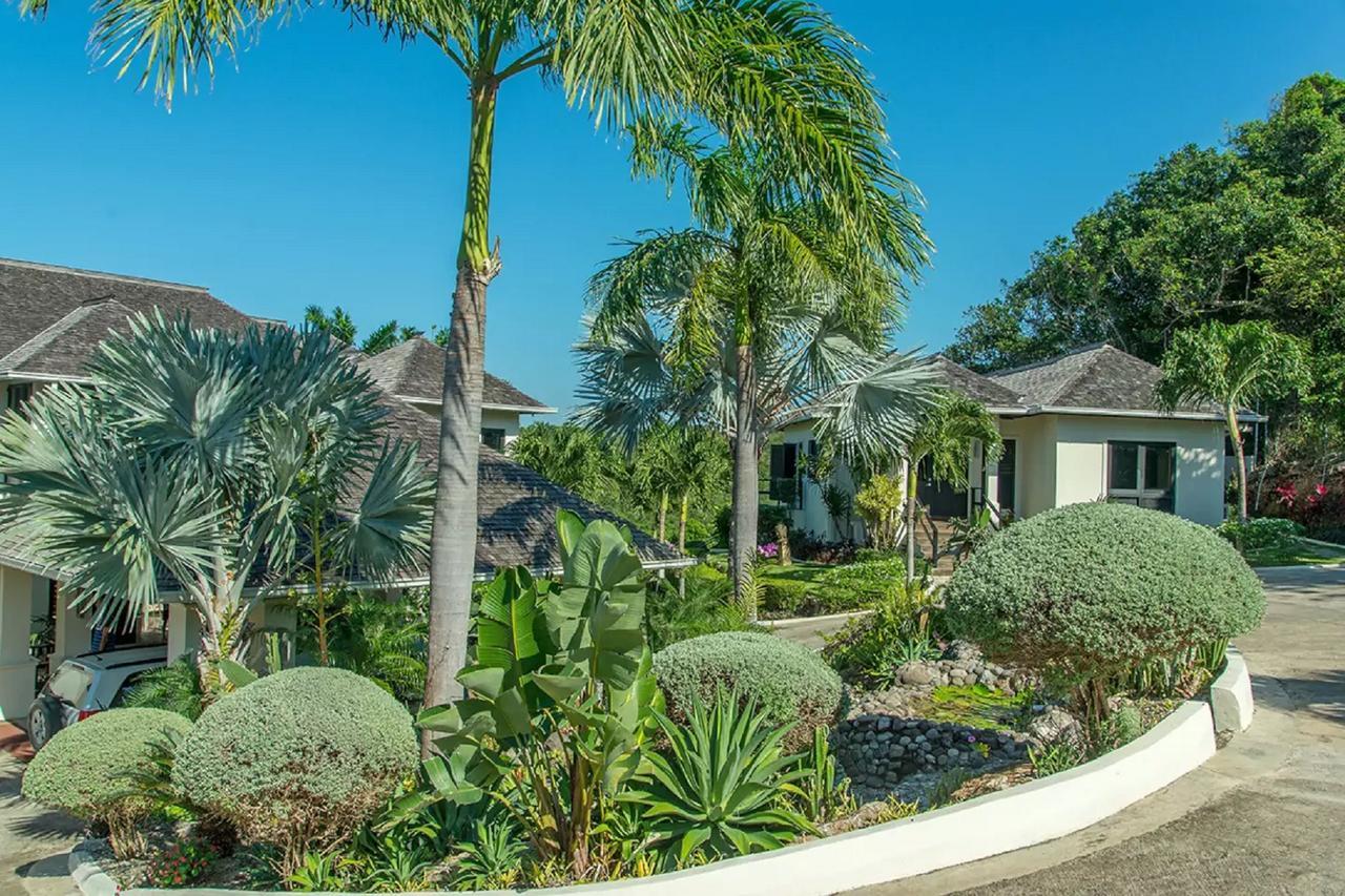 Luxury Villa Sleeps 6, Beach Access, Монтего Бей Екстериор снимка
