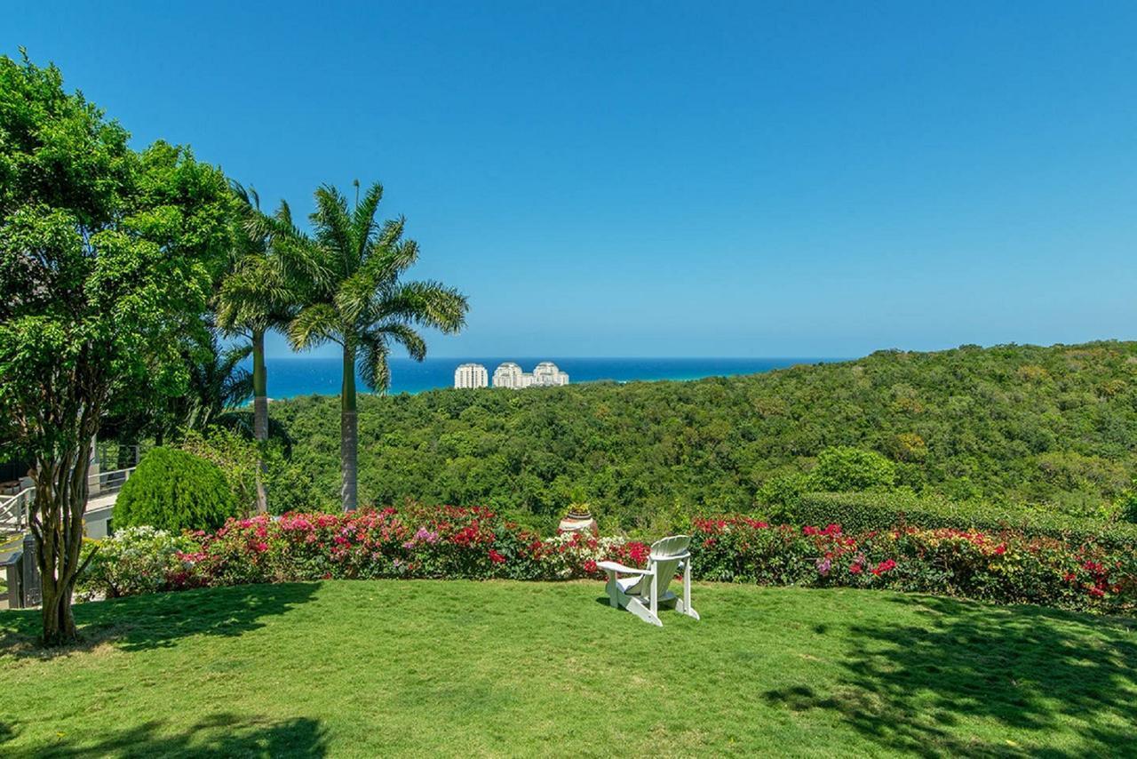 Luxury Villa Sleeps 6, Beach Access, Монтего Бей Екстериор снимка